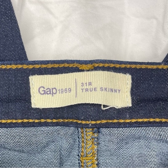 GAP True Skinny Dark Wash Jeans - Picture 4 of 5